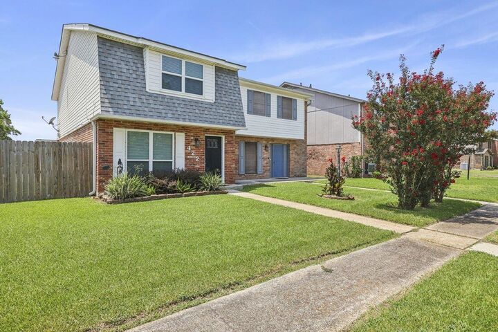 Property Photo:  422 Georgetown St  TX 77707 