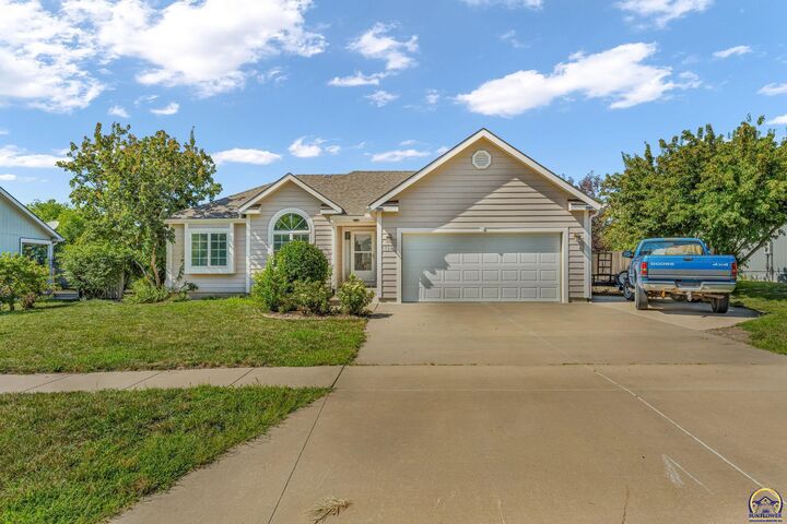 Property Photo:  1504 SE 43rd Ter  KS 66609 