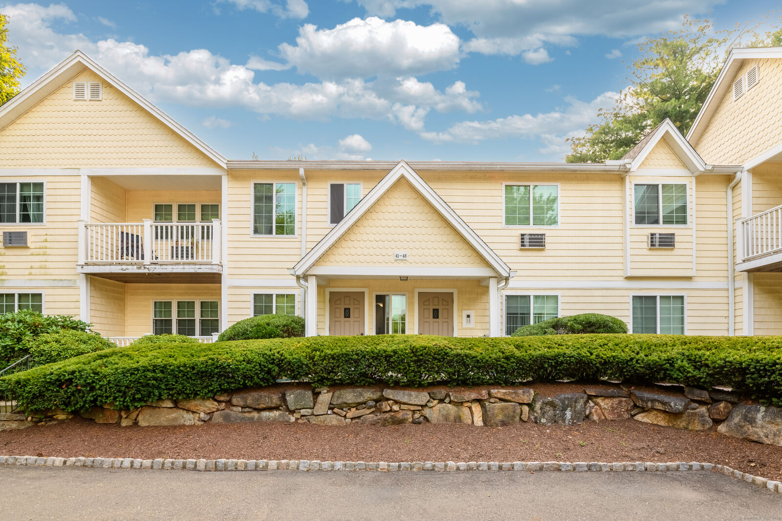 Property Photo: 2955 Madison Avenue Apt 47 CT 06606