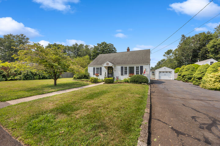 521 Pool Road  North Haven CT 06473 photo