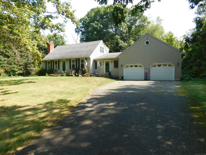 Property Photo:  6 French Circle  CT 06787 
