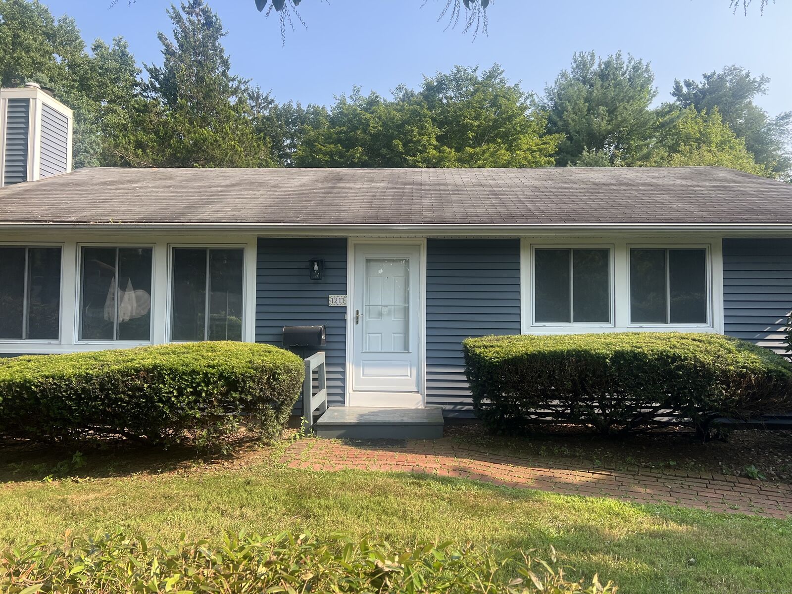 Property Photo: 1211 Farmington Avenue CT 06107