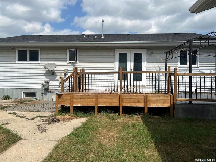 Property Photo: 10 Birch Street SK S0E 1H0