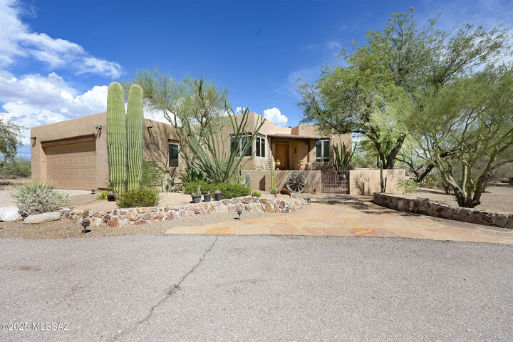Property Photo: 13260 N Teal Blue Trail AZ 85742