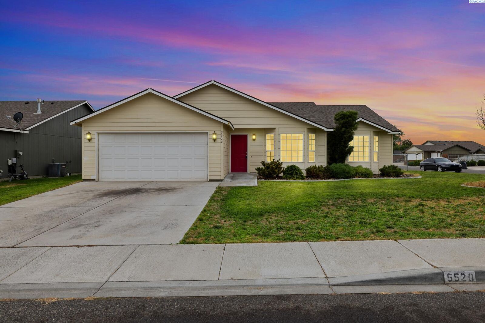 Property Photo:  5520 Buchanan Lane  WA 99301 