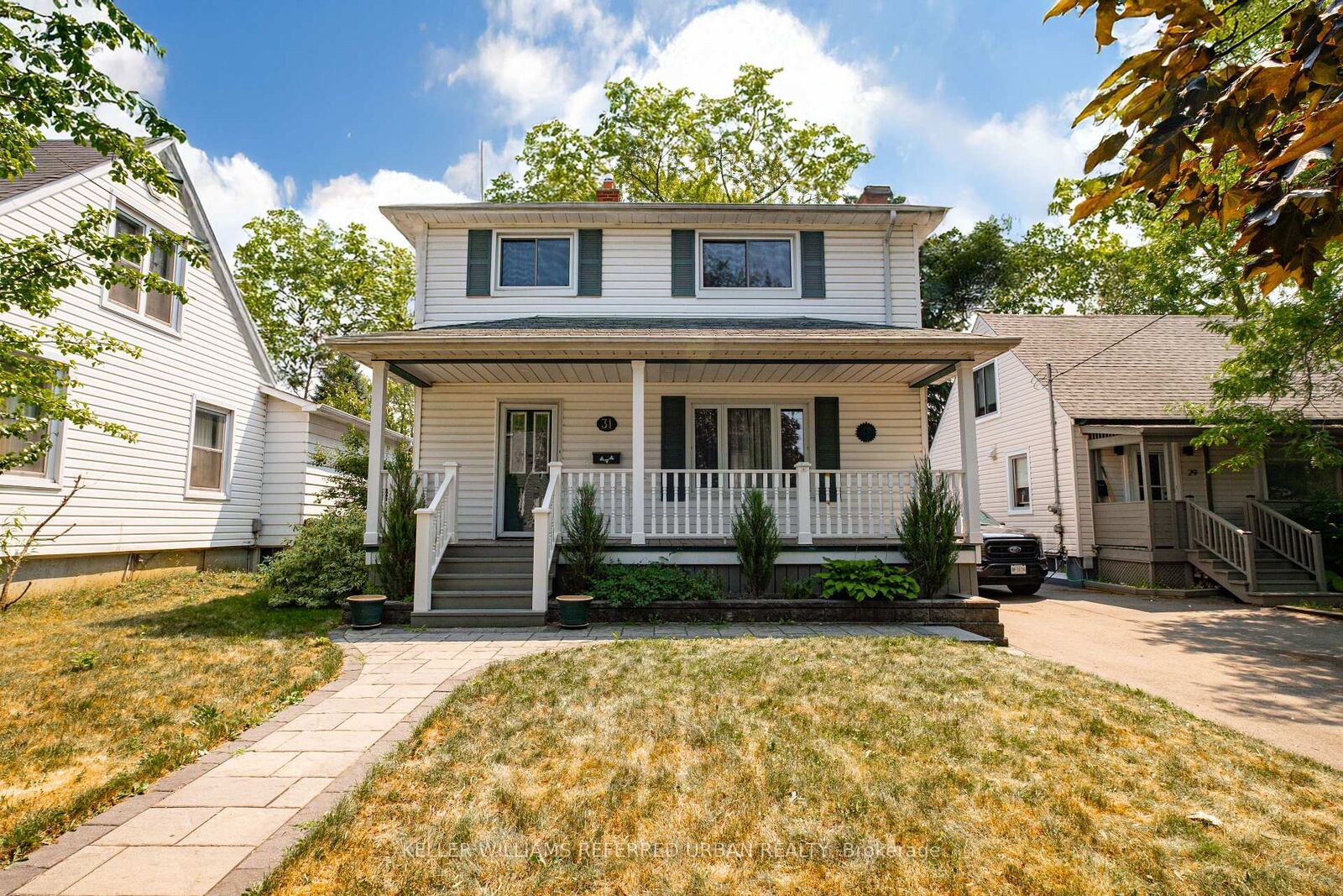 Photo de la propriété:  31 Furnival Road  ON M4B 1W4 