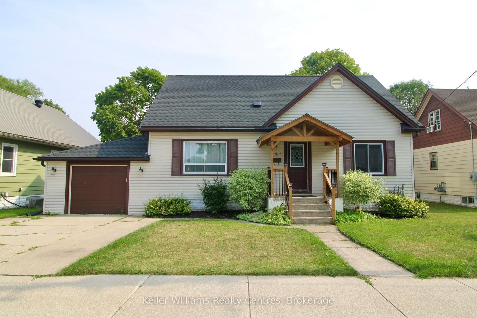 Property Photo: 445 13th Street ON N4N 1Y2