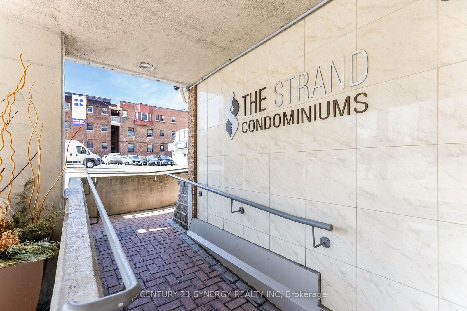 Photo de la propriété: 429 Somerset Street W 1109 ON K2P 2P5