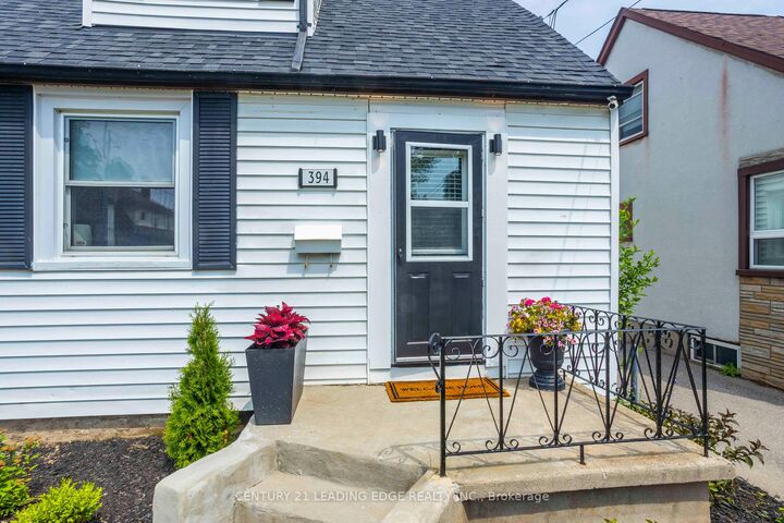 Photo de la propriété:  394 Beverly Street  ON L1G 1P6 