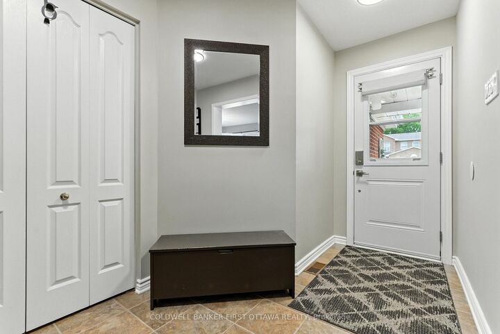 Property Photo: 9 Kluane Ridge ON K2M 1Z7