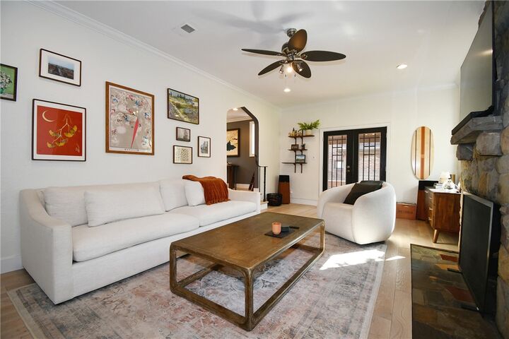 Property Photo: 310 Newburn Dr PA 15216