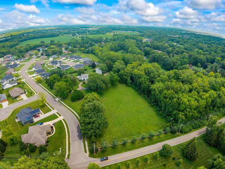 Property Photo:  1550 Creekwood Drive  OH 45373 
