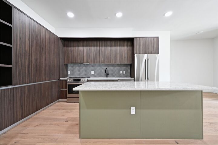 Property Photo: 2209 S 1st Street 118 TX 78704