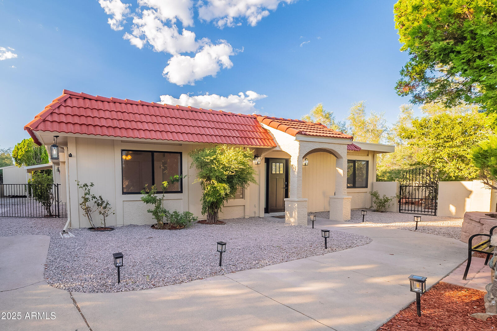 Property Photo: 1452 E Stage Way AZ 86326