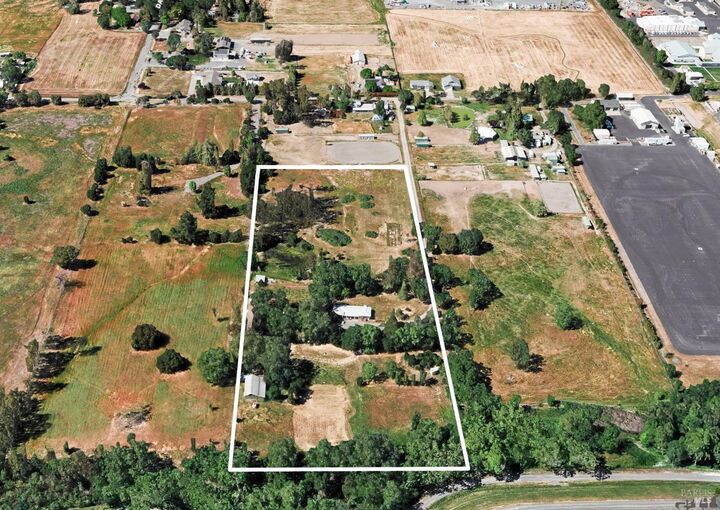 Property Photo: 1410 Sanders Road CA 95492