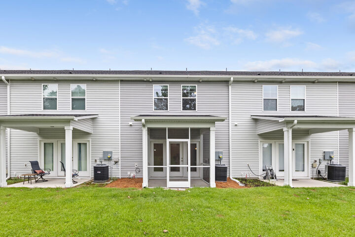 Property Photo: 202 Buchanan Circle SC 29445