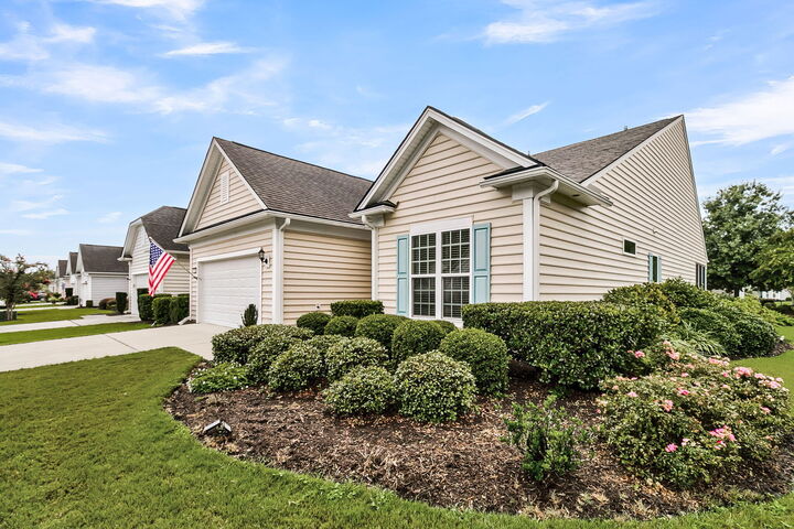 Property Photo: 400 Eastern Isle Avenue SC 29486