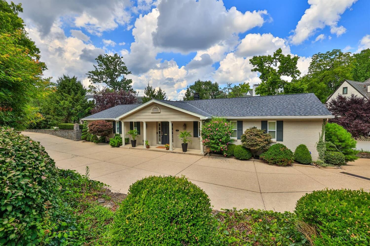 Property Photo:  1138 E Rookwood Drive  OH 45208 