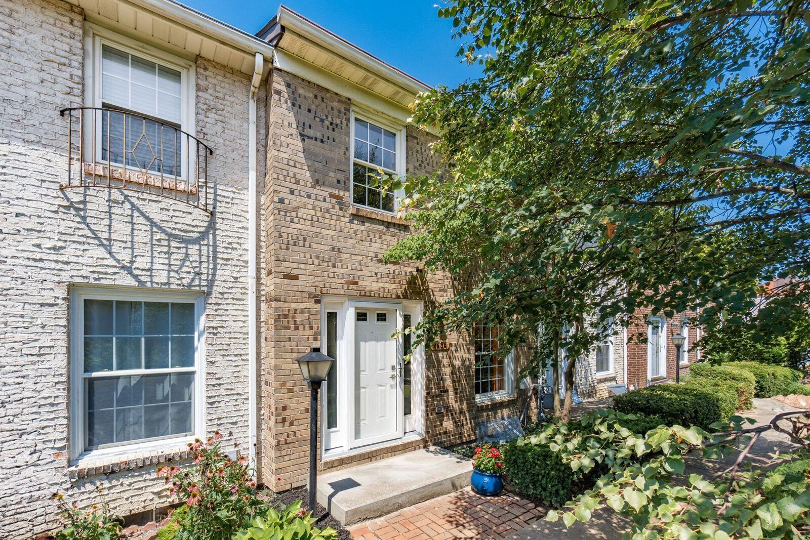 Property Photo:  2434 Hardesty S Drive  OH 43204 