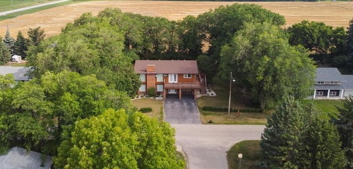 Property Photo:  66 Peony Bay  MB R1N 3T3 