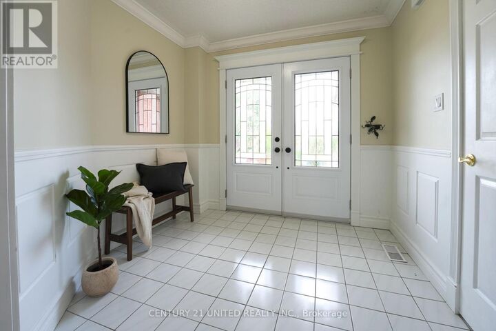 Photo de la propriété:  569 Westman Avenue  ON K9K 2H3 