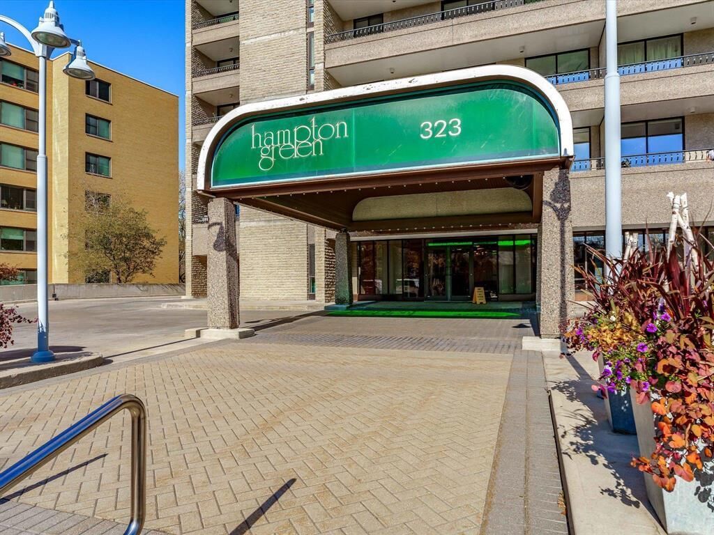 Property Photo:  323 Wellington Crescent  MB R3M 0A4 