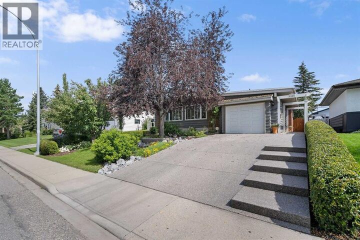 Property Photo: 4440 Brentwood Green Northwest AB T2L 1L4