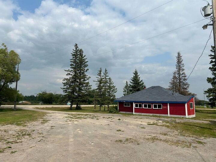 Property Photo: 45156 Pth 15 Rd 60N Highway MB R5L 0G9