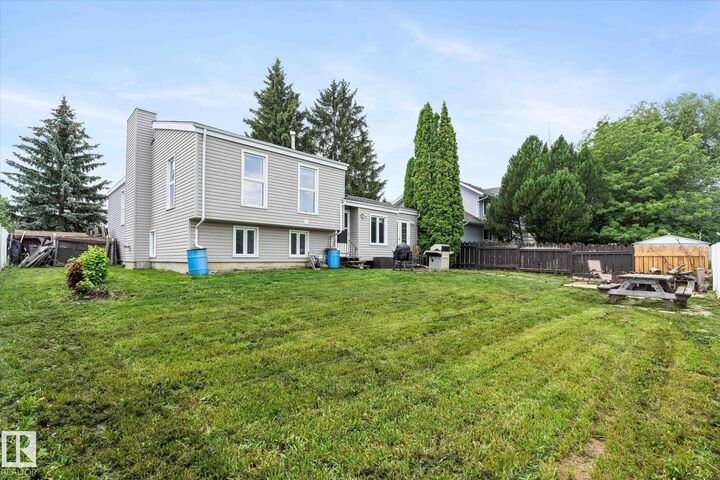 Property Photo:  8006 100 Avenue  AB T8L 3K3 