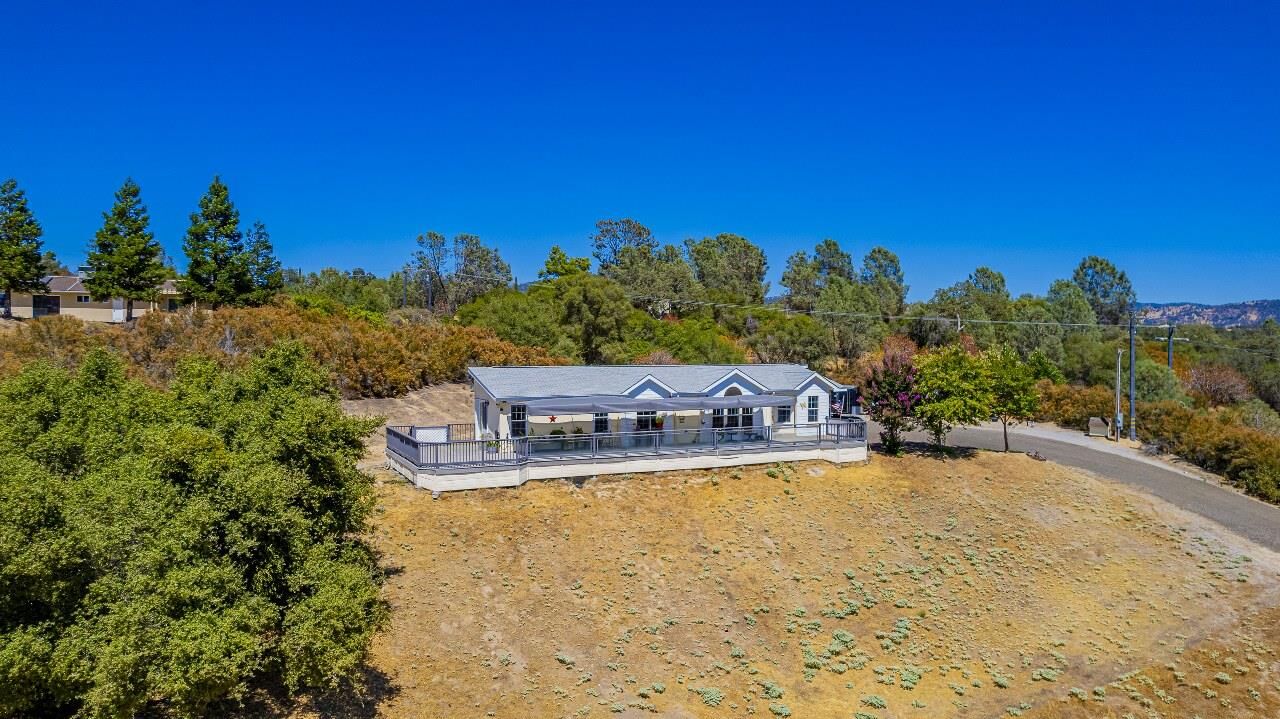 Property Photo:  43743 Woody Way  CA 93614 