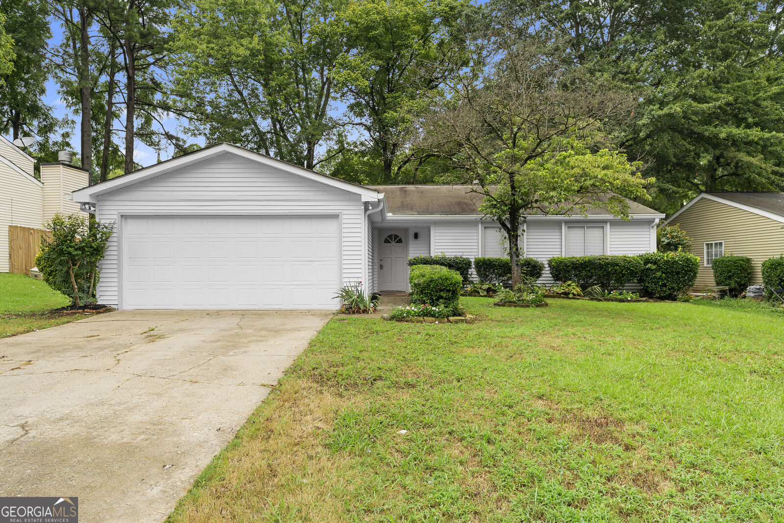 Property Photo: 10630 Worthington Hills Manor GA 30076