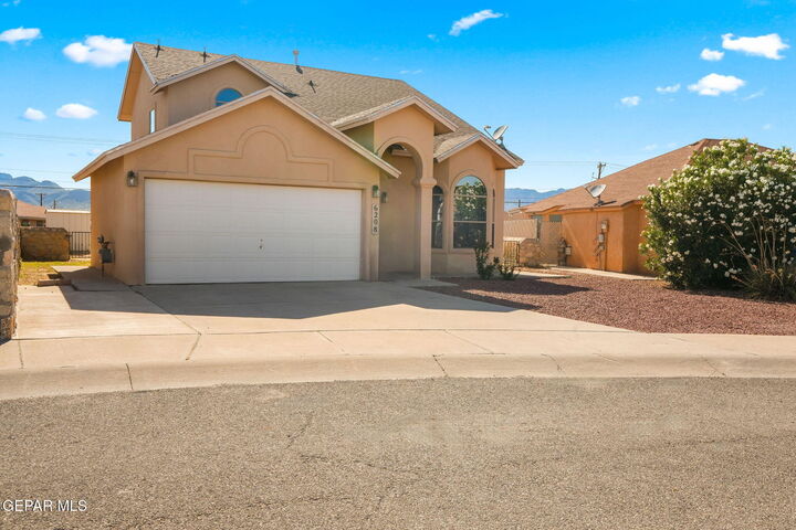 Property Photo: 6208 Lovebird Lane TX 79924