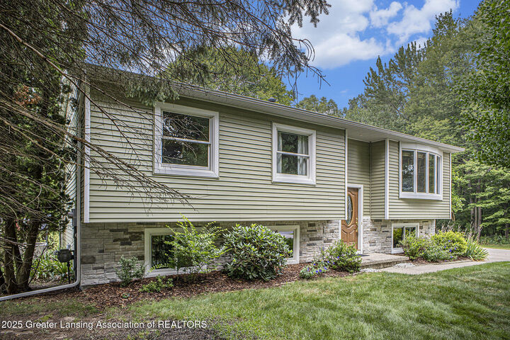Property Photo: 13000 Beardslee Road MI 48872