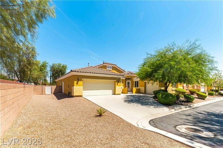 Property Photo: 1982 Zicker Avenue NV 89123