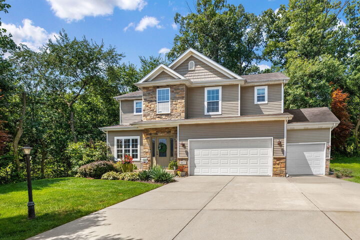 882 Hemingway Trail  Valparaiso IN 46383 photo