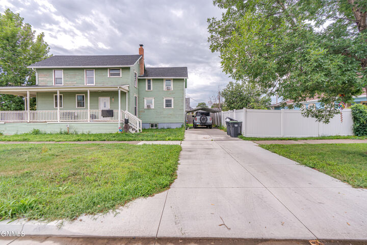 Property Photo:  310 1st Street NE  ND 58554 