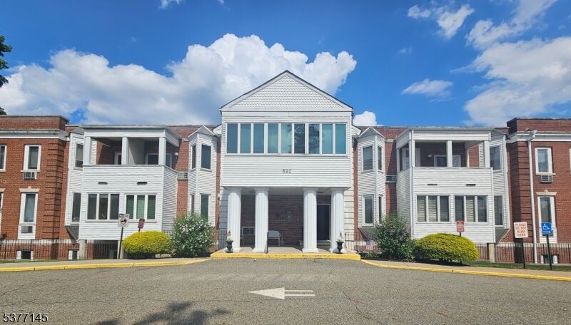 Property Photo:  520 Newark Pompton Tpke 300  NJ 07444 