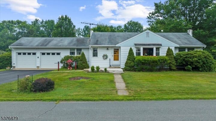 5 Alaco Lane  Holland Twp. NJ 08848 photo