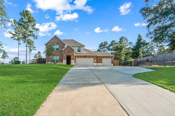 Property Photo:  105 Whelan Lane  TX 77358 