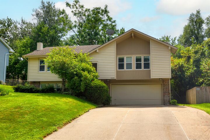 6620 Northwest Drive  Windsor Heights IA 50324 photo