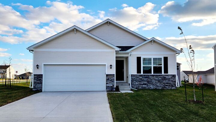 403 Quetzal Drive  Norwalk IA 50211 photo
