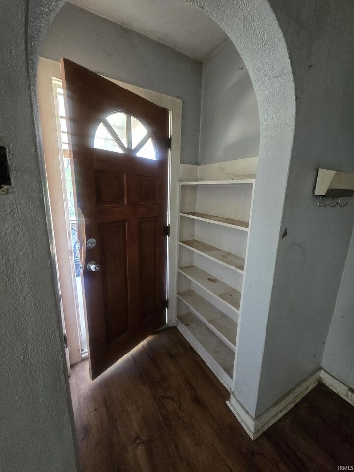 Property Photo:  2732 S Hoyt Avenue  IN 47302-3930 