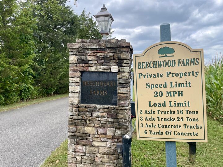 Property Photo: 8 Beechwood Drive KY 42544