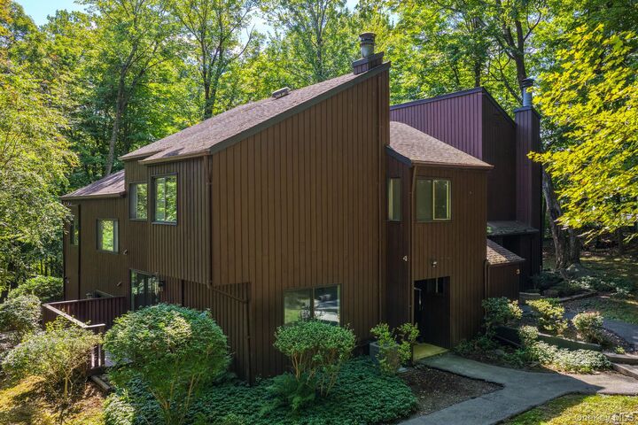 Property Photo: 4 Aspen Court NY 10930