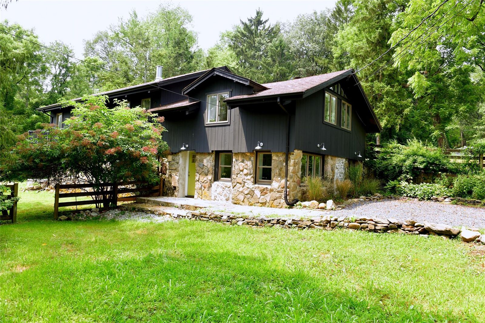 Property Photo:  47 Waterbury Road  NY 10990 