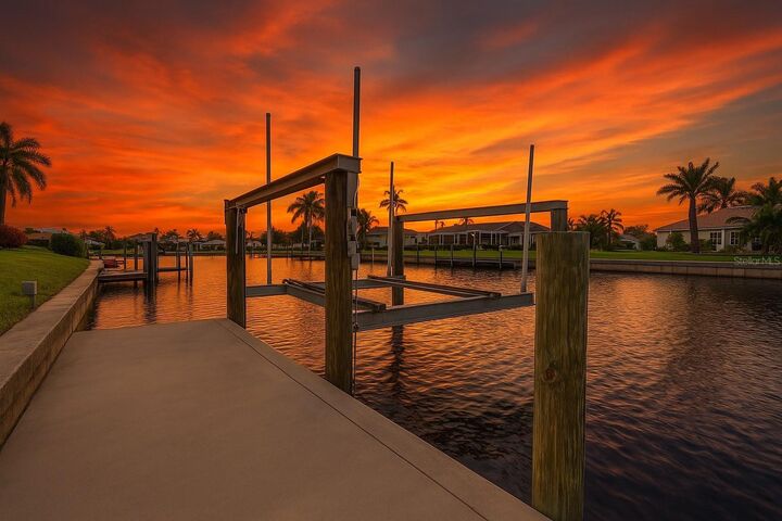 Property Photo:  1615 Via Bianca  FL 33950