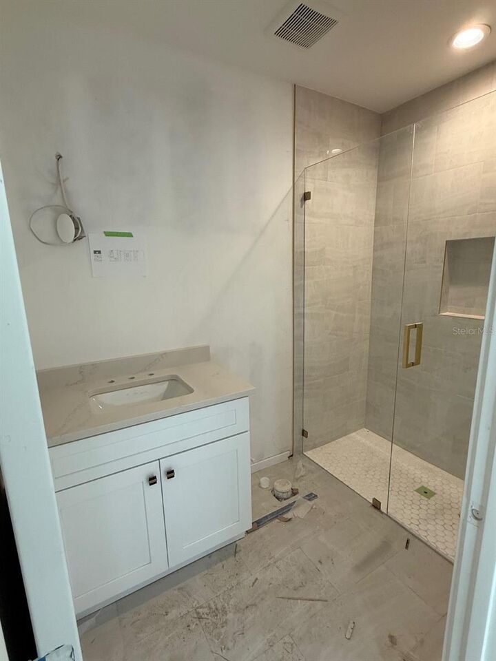 Property Photo: 1206 W Lemon Street 1 FL 33606