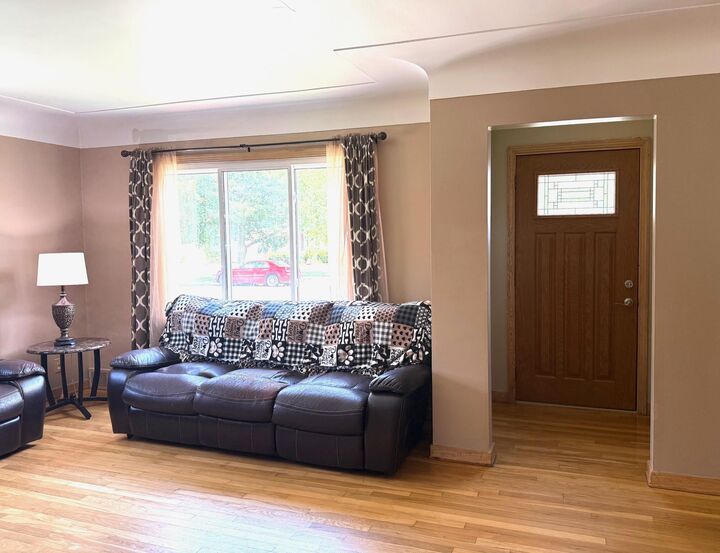 Property Photo:  1900 S Farragut Street  MI 48708 