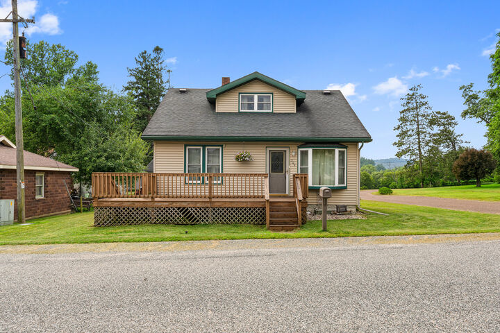 Property Photo: 302 Gilbertson St WI 54621