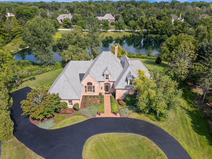 4012 W Canterbury Ct  Mequon WI 53092 photo